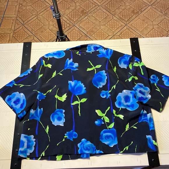 Rikki Sue Vintage Navy Blue Blouse With Blue Flowers. Size 22W - Picture 4 of 6